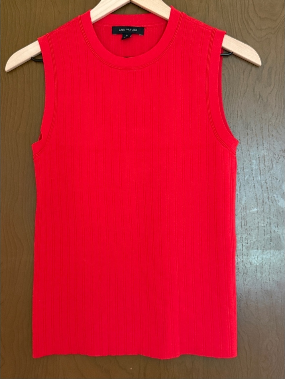 Ann Taylor Sleeveless Rib Knit Shell Crew Neck Preppy Polished Professional